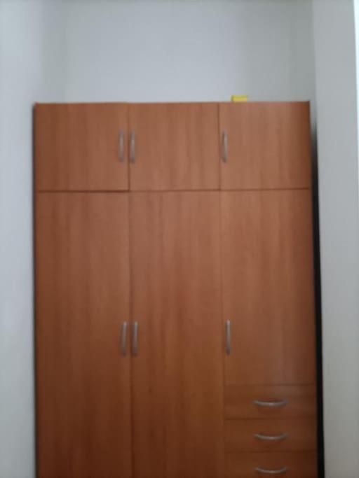 Habitacion En Un Bajo 2 Camas Individual Casa Compartida Abades  外观 照片