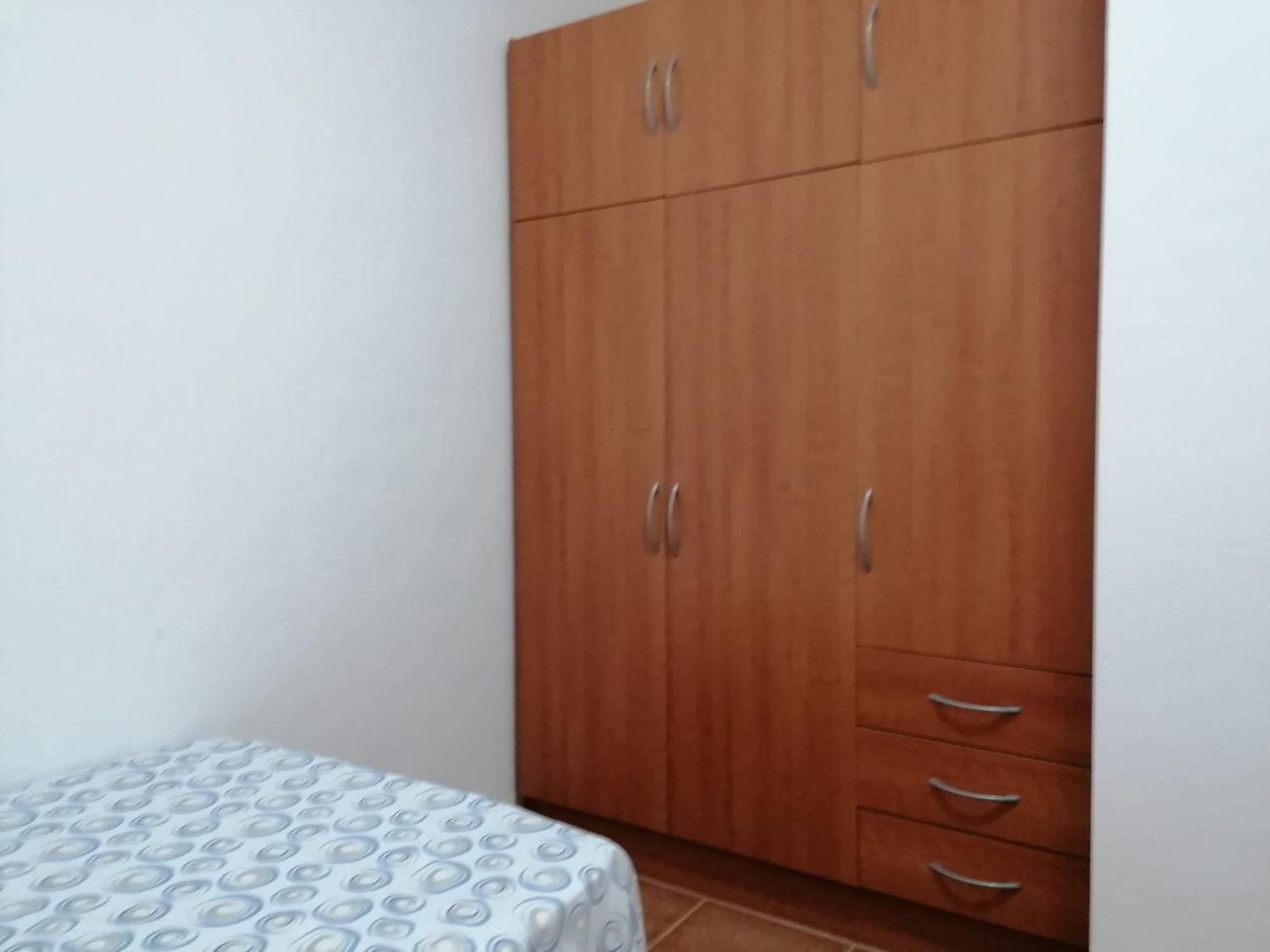 Habitacion En Un Bajo 2 Camas Individual Casa Compartida Abades  外观 照片