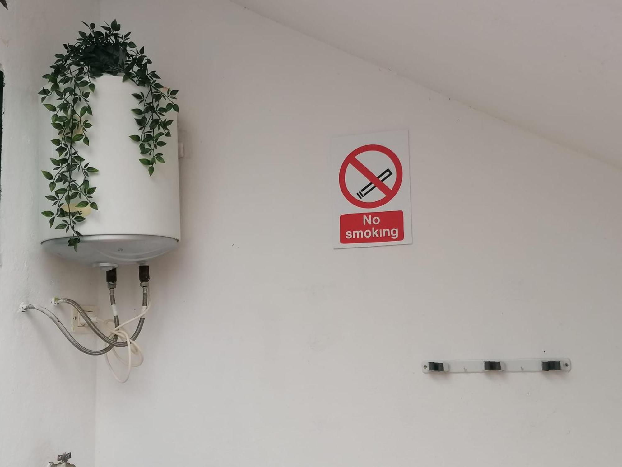 Habitacion En Un Bajo 2 Camas Individual Casa Compartida Abades  外观 照片